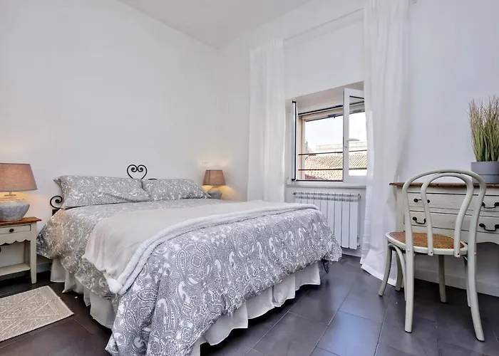 Monti Charming - Short Let Service Apartamento