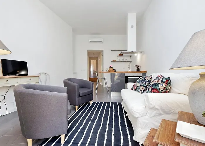 Monti Charming - Short Let Service Apartamento